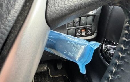 Toyota Noah III, 2018 год, 2 850 000 рублей, 11 фотография