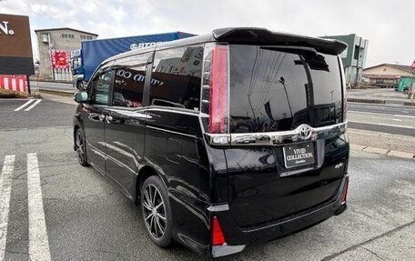 Toyota Noah III, 2018 год, 2 850 000 рублей, 6 фотография