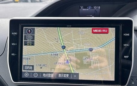 Toyota Noah III, 2018 год, 2 850 000 рублей, 22 фотография