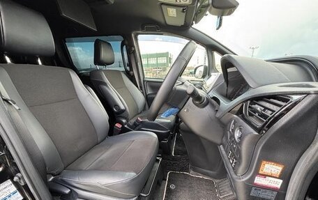 Toyota Noah III, 2018 год, 2 850 000 рублей, 35 фотография