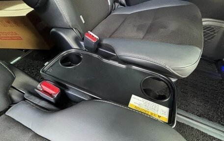 Toyota Noah III, 2018 год, 2 850 000 рублей, 37 фотография