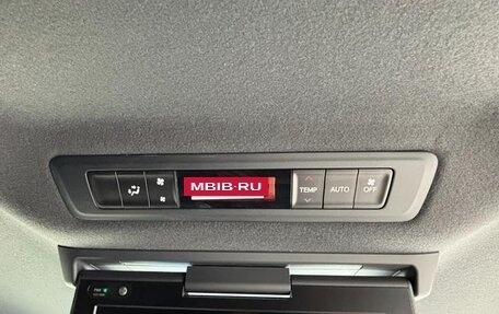 Toyota Noah III, 2018 год, 2 850 000 рублей, 36 фотография