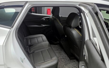 Chevrolet Trax, 2023 год, 2 049 000 рублей, 15 фотография