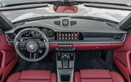 Porsche 911, 2024 год, 23 205 000 рублей, 40 фотография