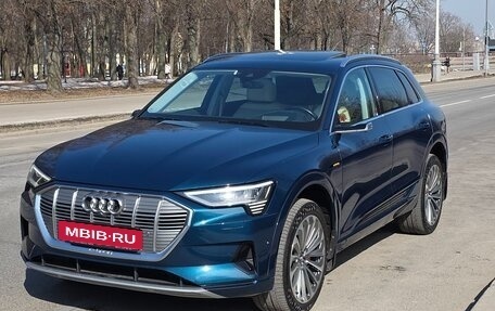 Audi e-tron I, 2020 год, 5 600 000 рублей, 2 фотография