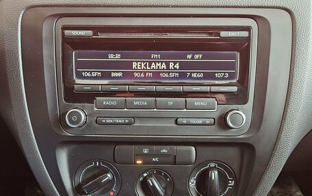 Volkswagen Jetta VI, 2013 год, 1 050 000 рублей, 11 фотография