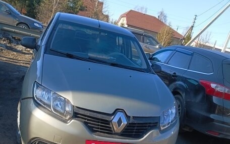 Renault Logan II, 2015 год, 350 000 рублей, 4 фотография