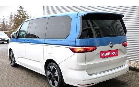 Volkswagen Multivan, 2023 год, 10 790 000 рублей, 3 фотография