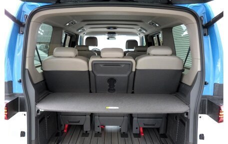 Volkswagen Multivan, 2023 год, 10 790 000 рублей, 4 фотография