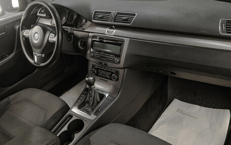 Volkswagen Passat B7, 2011 год, 959 000 рублей, 18 фотография