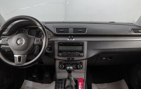 Volkswagen Passat B7, 2011 год, 959 000 рублей, 14 фотография