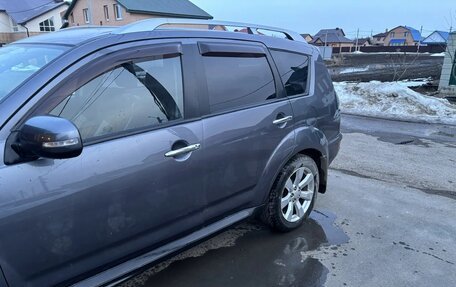 Mitsubishi Outlander III рестайлинг 3, 2010 год, 1 200 000 рублей, 3 фотография