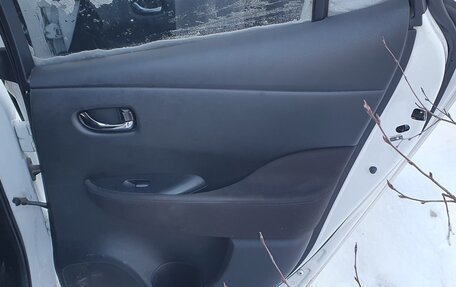 Nissan Leaf I, 2012 год, 380 000 рублей, 10 фотография