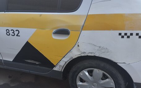 Renault Logan II, 2016 год, 290 000 рублей, 4 фотография