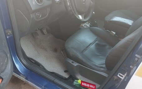 Renault Logan II, 2016 год, 290 000 рублей, 11 фотография