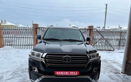 Toyota Land Cruiser 200, 2016 год, 6 300 000 рублей, 3 фотография