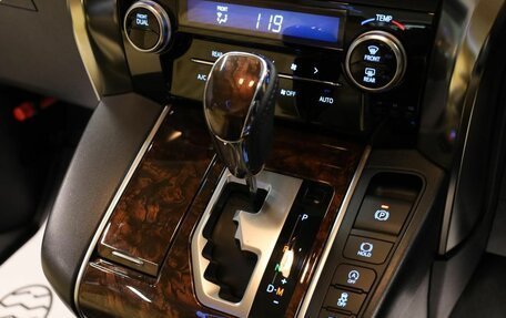 Toyota Vellfire II, 2019 год, 4 000 000 рублей, 25 фотография