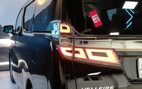 Toyota Vellfire II, 2019 год, 4 000 000 рублей, 21 фотография