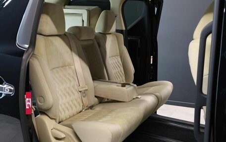 Toyota Vellfire II, 2019 год, 4 000 000 рублей, 30 фотография