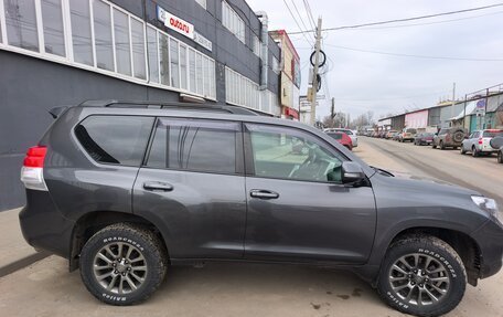 Toyota Land Cruiser Prado 150 рестайлинг 2, 2010 год, 2 518 000 рублей, 3 фотография