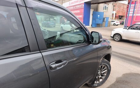 Toyota Land Cruiser Prado 150 рестайлинг 2, 2010 год, 2 518 000 рублей, 6 фотография