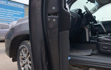 Toyota Land Cruiser Prado 150 рестайлинг 2, 2010 год, 2 518 000 рублей, 12 фотография