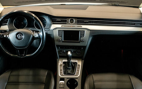 Volkswagen Passat B8 рестайлинг, 2016 год, 1 699 000 рублей, 5 фотография