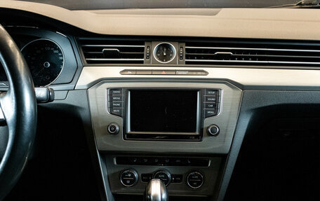 Volkswagen Passat B8 рестайлинг, 2016 год, 1 699 000 рублей, 7 фотография