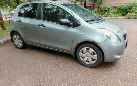 Toyota Yaris III рестайлинг, 2007 год, 450 000 рублей, 2 фотография