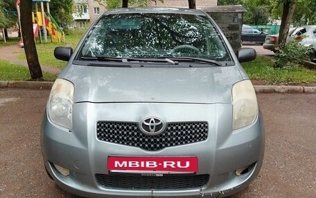 Toyota Yaris III рестайлинг, 2007 год, 450 000 рублей, 5 фотография