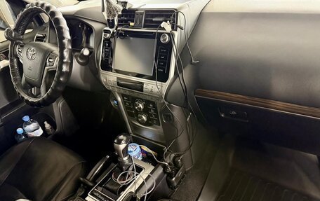 Toyota Land Cruiser Prado 150 рестайлинг 2, 2017 год, 3 900 000 рублей, 12 фотография