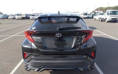 Toyota C-HR I рестайлинг, 2020 год, 2 149 999 рублей, 14 фотография
