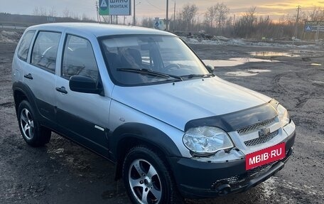 Chevrolet Niva I рестайлинг, 2012 год, 265 500 рублей, 2 фотография