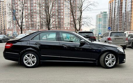 Mercedes-Benz E-Класс, 2010 год, 1 750 000 рублей, 3 фотография