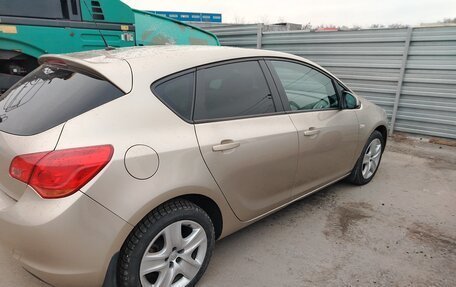 Opel Astra J, 2011 год, 690 000 рублей, 3 фотография