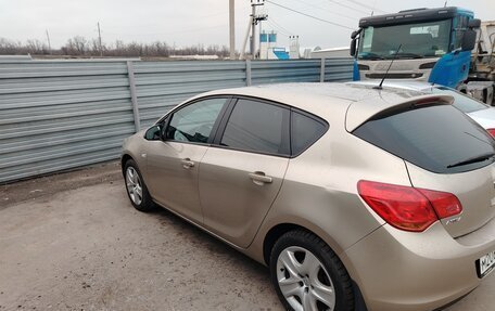 Opel Astra J, 2011 год, 690 000 рублей, 4 фотография