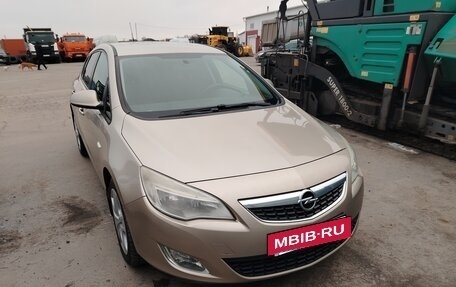 Opel Astra J, 2011 год, 690 000 рублей, 2 фотография
