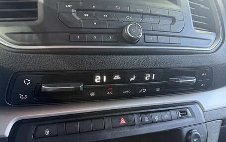 Peugeot Traveller I, 2021 год, 2 999 000 рублей, 13 фотография