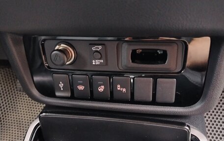 Mitsubishi Outlander III рестайлинг 3, 2021 год, 2 750 000 рублей, 5 фотография