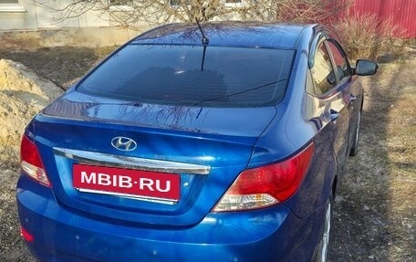 Hyundai Solaris II рестайлинг, 2012 год, 860 000 рублей, 3 фотография