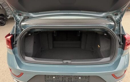 Volkswagen T-Roc I, 2022 год, 2 742 000 рублей, 17 фотография