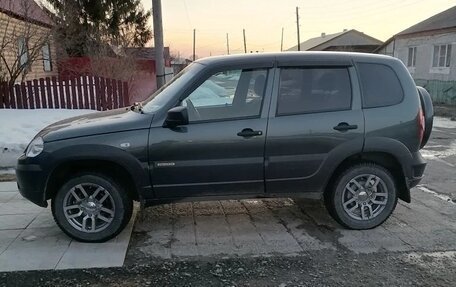 Chevrolet Niva I рестайлинг, 2017 год, 815 000 рублей, 4 фотография