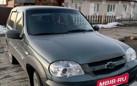 Chevrolet Niva I рестайлинг, 2017 год, 815 000 рублей, 2 фотография