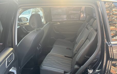 Volkswagen Tiguan II, 2023 год, 4 200 000 рублей, 6 фотография