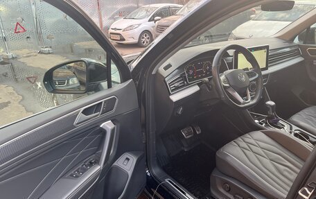 Volkswagen Tiguan II, 2023 год, 4 200 000 рублей, 9 фотография