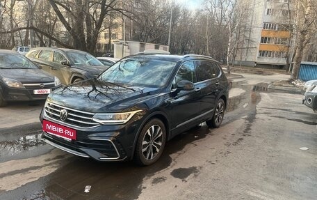 Volkswagen Tiguan II, 2023 год, 4 200 000 рублей, 3 фотография