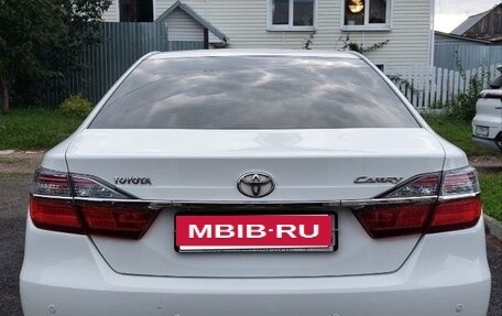 Toyota Camry, 2015 год, 2 240 000 рублей, 3 фотография