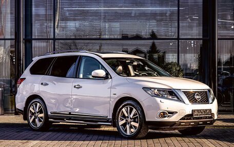 Nissan Pathfinder, 2016 год, 1 595 000 рублей, 3 фотография