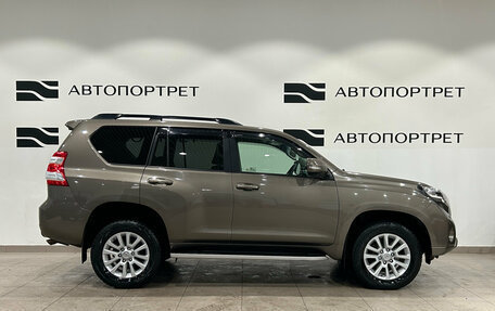 Toyota Land Cruiser Prado 150 рестайлинг 2, 2015 год, 3 999 000 рублей, 8 фотография