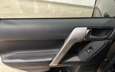 Toyota Land Cruiser Prado 150 рестайлинг 2, 2015 год, 3 999 000 рублей, 13 фотография